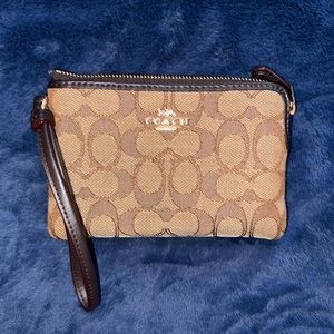 Coach F58033 Corner Zip Wristlet In Signature Canvas Khaki/Brown